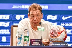 斯卢茨基:我们犯过类似的错误,希望队员能最大程度规避心态变化